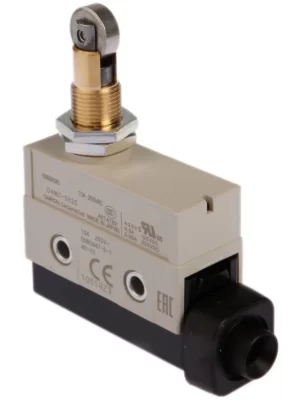 F7530003-01 D4MC-5020 - FINAL DE CARRERA 5 AMP 3 CONTACTOS